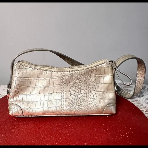 Nine & Co - Silver Crocodile Skin purse - Picture 6 of 9